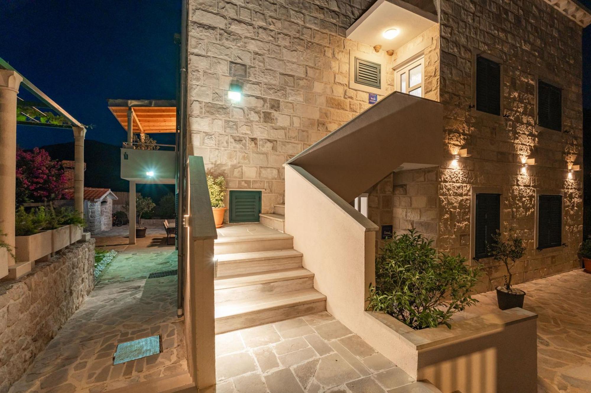 Villa Petmat - With Private Pool And 6 Bedrooms دوبروفينك المظهر الخارجي الصورة